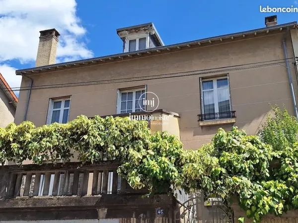 Maison 9 pièces 243 m²