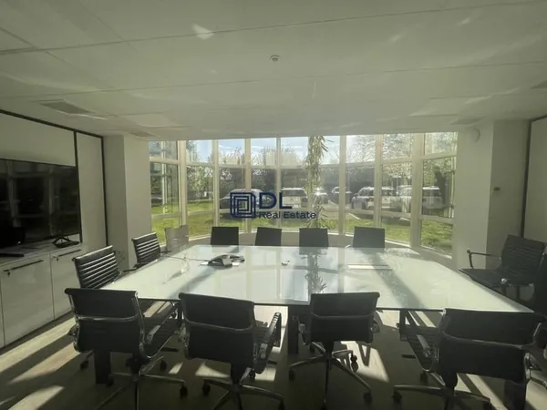 Entrepôt 1700 m²