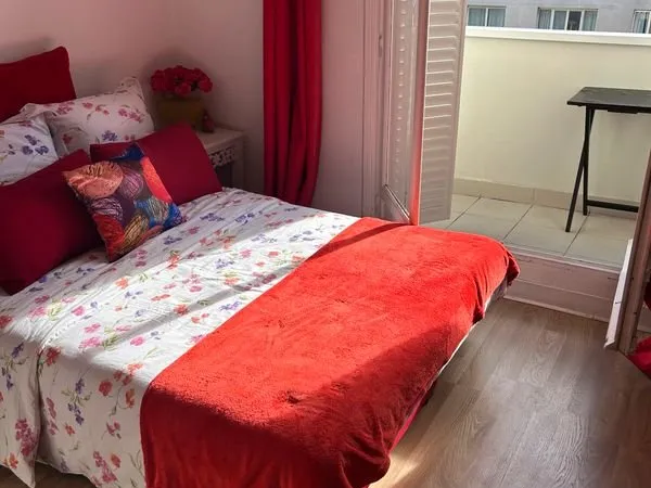 Paris 17 Porte Maillot chambre meublée 890ccà louer