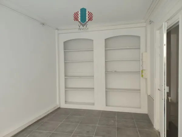 Local commercial, centre ville, 13,93 m2