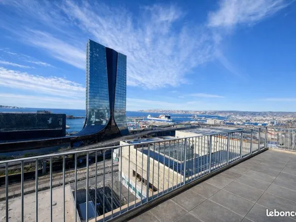 Duplex vue mer - marseille 13002