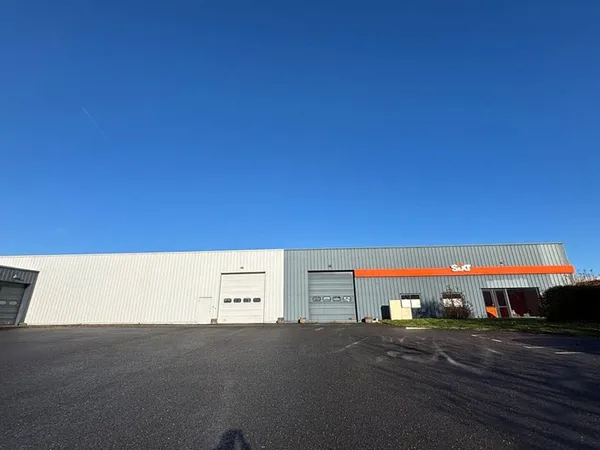 Local d'activité 1104 m²
