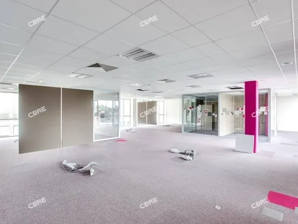 Bureau 727 m²