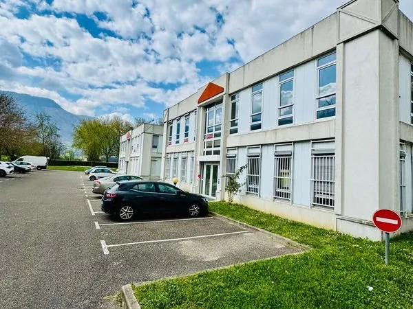 Local 200 m² Saint-Martin-le-Vinoux