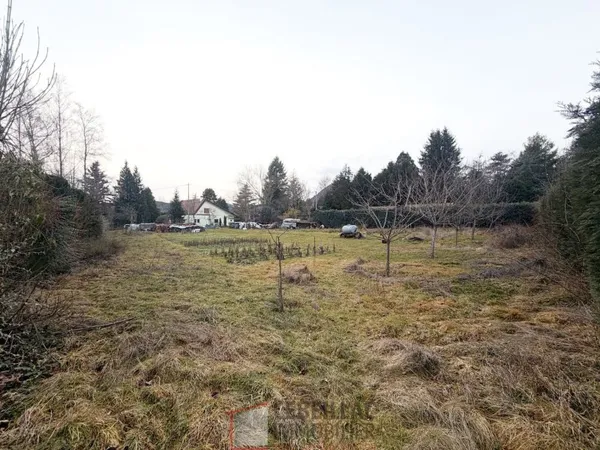 Terrain constructible de 1 519 m2