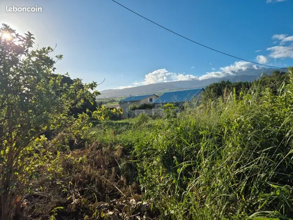 Belle parcelle de 501m² géométré en Zone Uc proche du centre ville de la Rivière Saint Louis