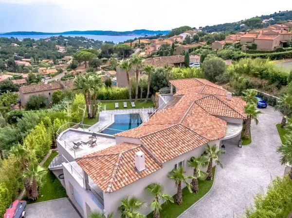 Maison 6 pièces 300 m²