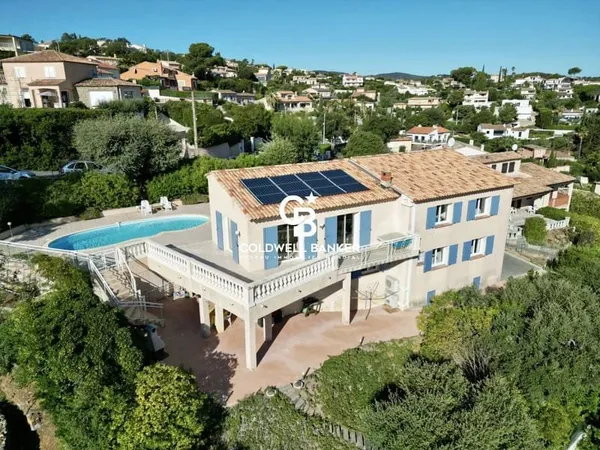 Villa spacieuse avec vue panoramique