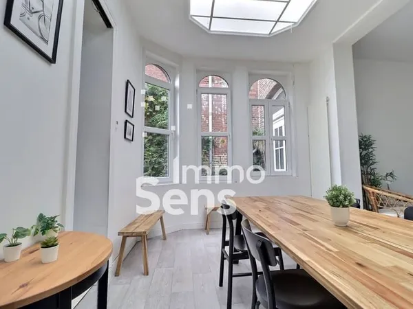 Maison - 216 m2