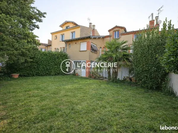 Maison 8 pièces 310 m²