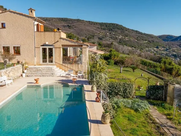 Exclusivité Tourrettes sur Loup Vue Panoramique Mer et Côte d'Azur