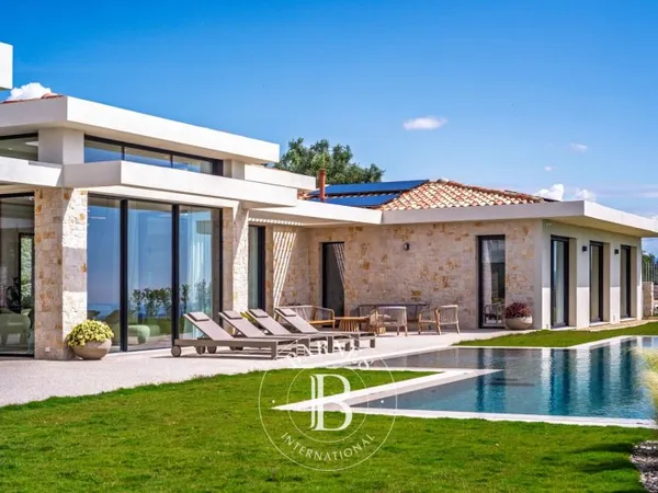 Roquefort-les-Pins - Domaine résidentiel très prisé - Villa neuve vue mer panoramique