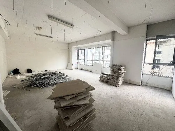 Bureaux 239 m²