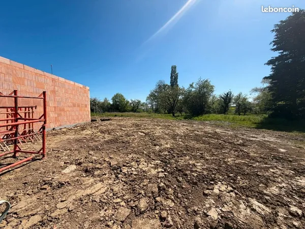 RARE terrain constructible plat viabilisé