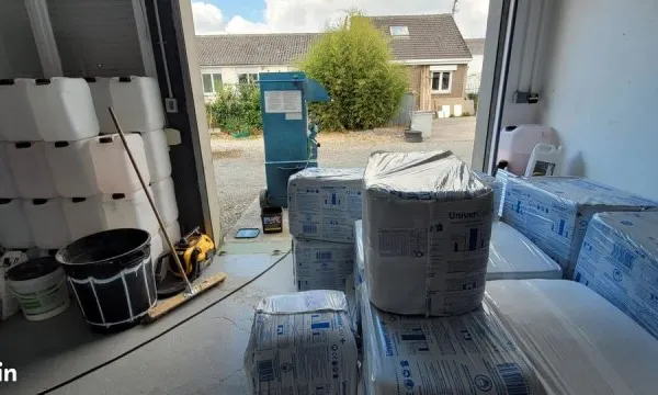Entrepôt avec Bureaux proche A1