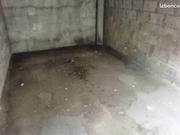 Stockage Vente Vaulx-en-Velin   4500€