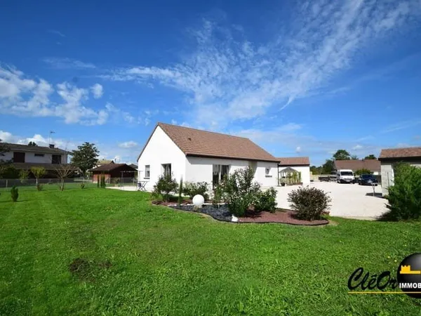 Maison de plain-pied 5 pièces 99 m²