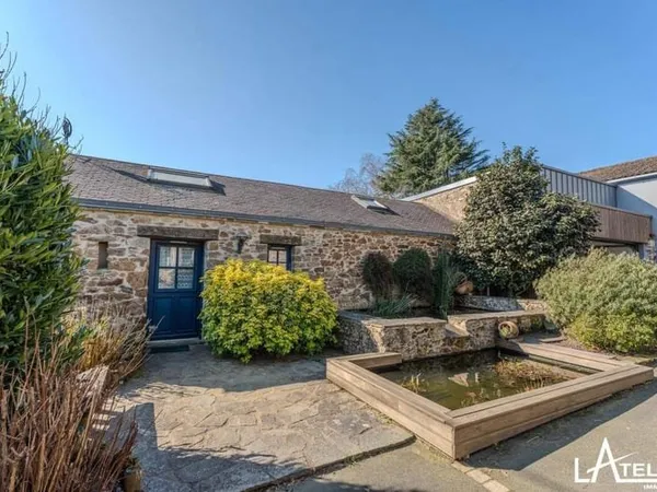 Maison 9 pièces 270 m²