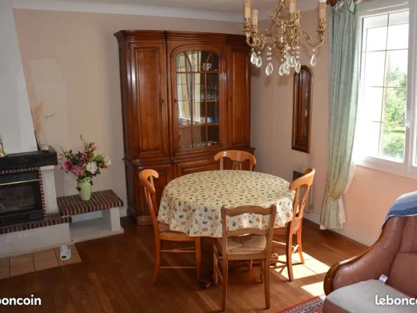 Chambres en colocation dans Maison, Centre ville Chauvigny, Bord de Rivière