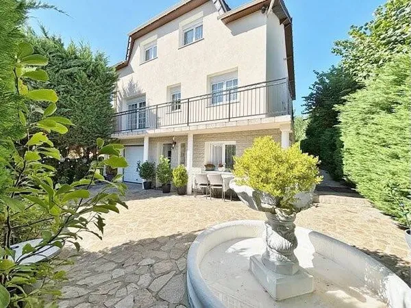 Maison 10 pièces 190 m²