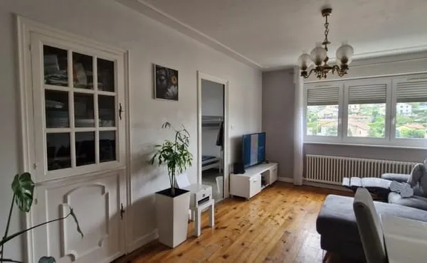 Appartement de type F3 60m2 avec cave et garage à Saint-Etie