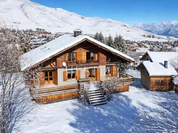 ENSEMBLE IMMOBILIER À FORT POTENTIEL - 256 m² - MAJORITÉ DE COPROPRIÉTÉ**