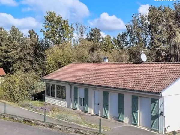 Maison 122 m² avec terrain d'environ 1000 m² - Beau potentiel
