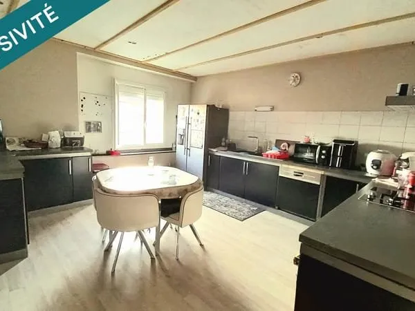 Maison familiale avec jardin et garage