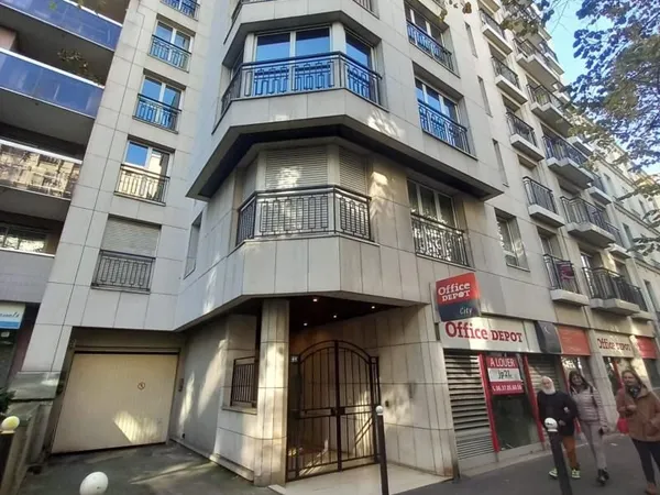 Parking 11 m² Paris
