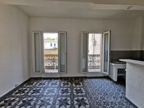 Immeuble de rapport - 3 appartements et un garage/atelier