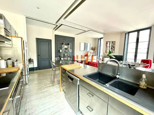 BEL APPARTEMENT EN HYPER CENTRE