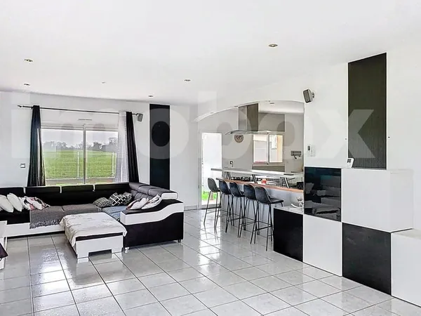 PLAIN PIED AVEC 4 CHAMBRES ET BUREAU