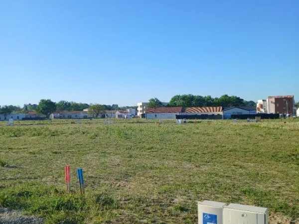 Terrain 361 m²
