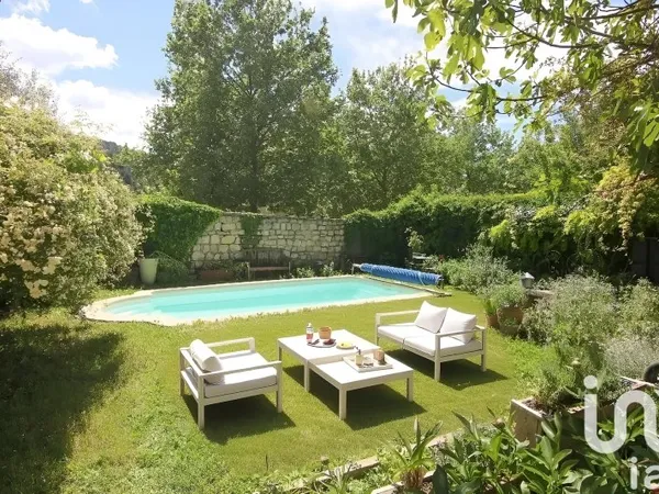 Maison 9 pièces 240 m²