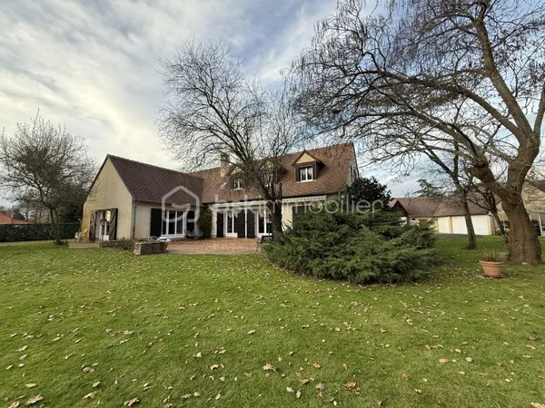 Maison 8 pièces 260 m²