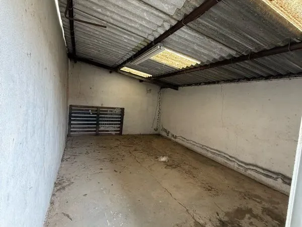 Local, box
