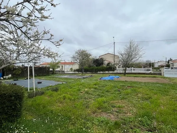Terrain 444 m²