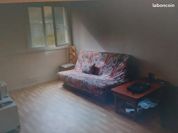 T1, Chambre