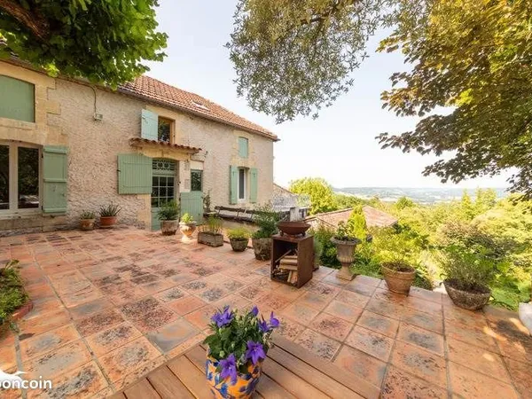 Maison 8 pièces 190 m²