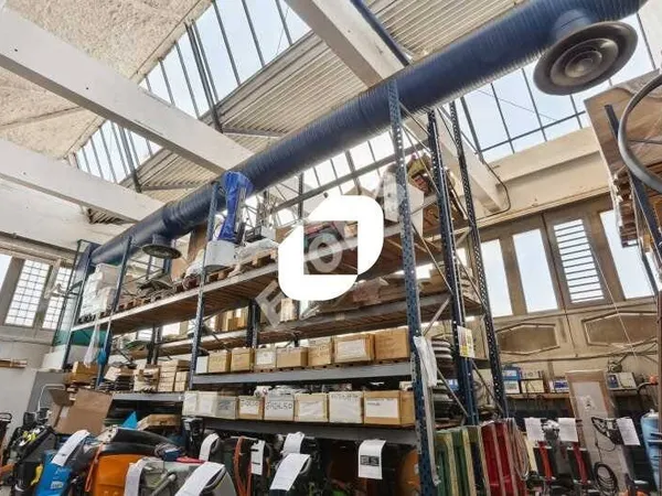 Local d'activité 1 pièce 2858 m²