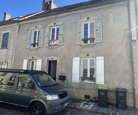 Immeuble de rapport composé de 2 studios et 1 F3