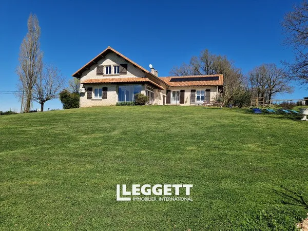 Maison 6 pièce(s), LA ROCHEFOUCAULD-EN-ANGOUMOIS
