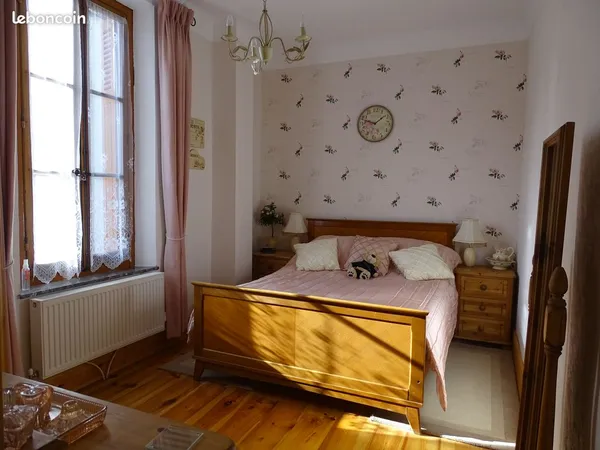 Chambre meublée