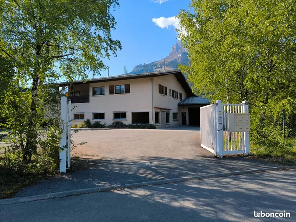 Batiment d'activite