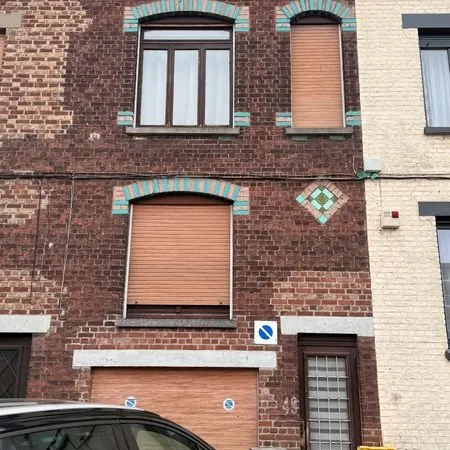 Vend maison trois chambres, garage