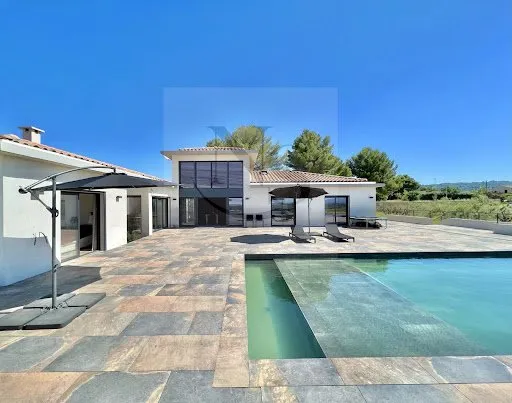 Villa 12 pièces 500 m²