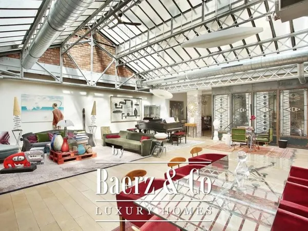 Loft 5 pièces 240 m²