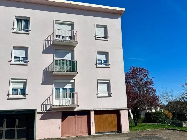 Appartement rénové avec 3 chambres