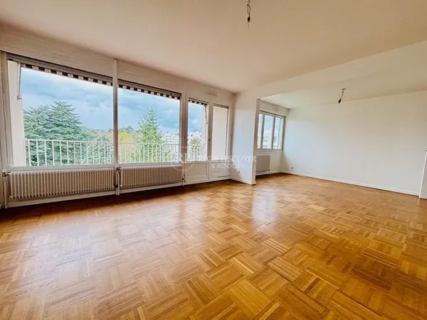 Appartement 93.24 m2 +CAVE + PLACE DE PARKING - ECULLY