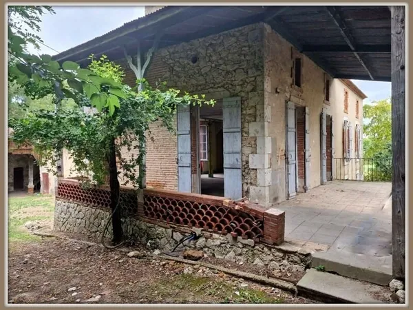Dpt Lot et Garonne (47), à vendre DAMAZAN corps de ferme en pierres 275m2 maison, grange, maison de 